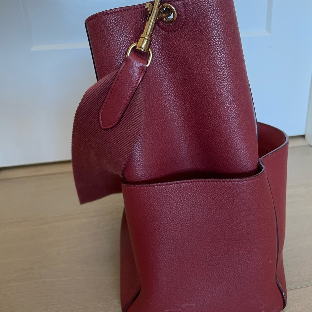 CELINE  SANGLE BUCKET BAG IN SOFT GRAINED CALFSKIN RED